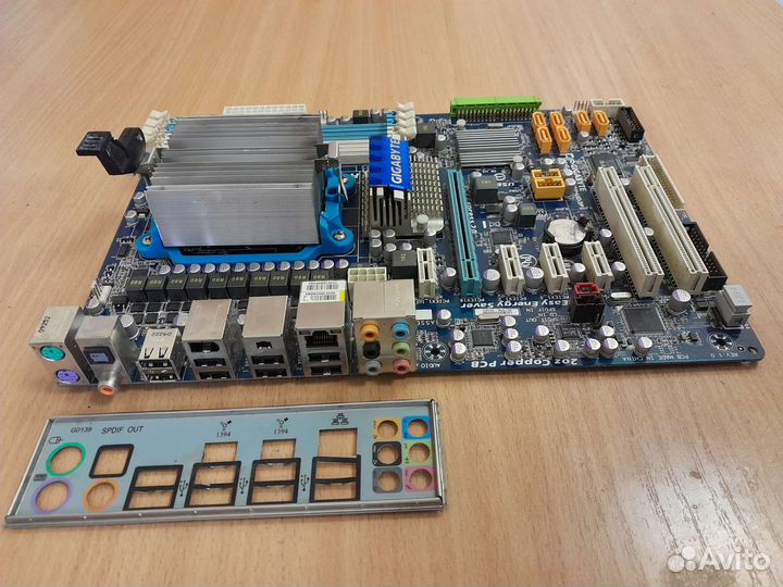 Gigabyte HT3.0 плата AM3 с процессором