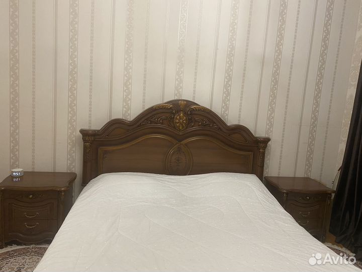 Спальный гарнитур