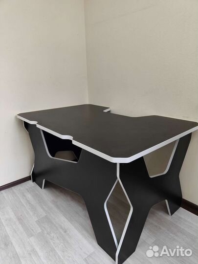 Стол Геймерский king 1400x900x740