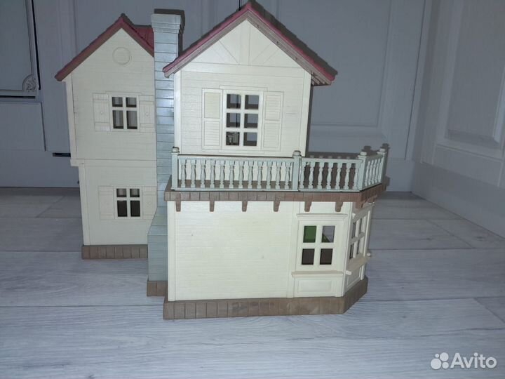 Большой дом со светом от Sylvanian Families