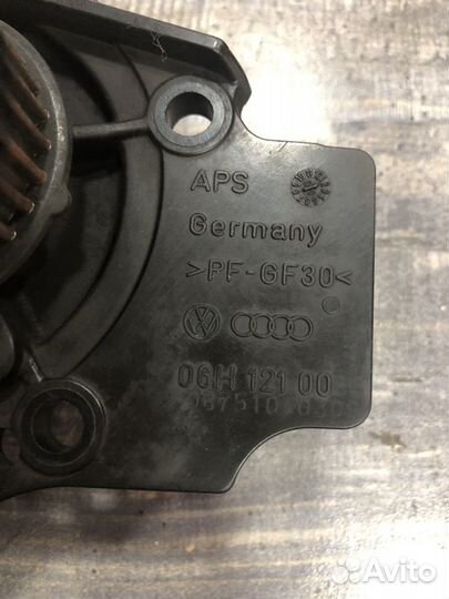 Насос системы охлаждения VolksWagen Scirocco