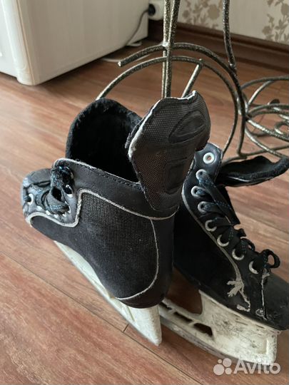 Продам коньки хоккейные