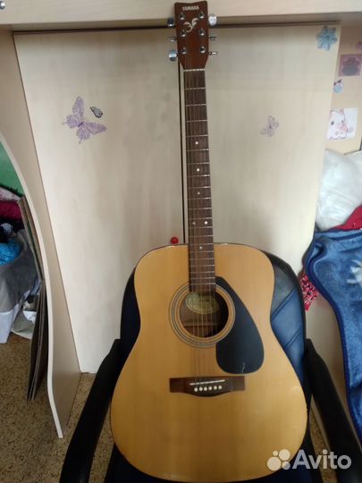 Акустическая гитара yamaha
