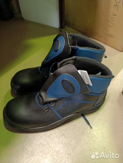 Ботинки новые 42