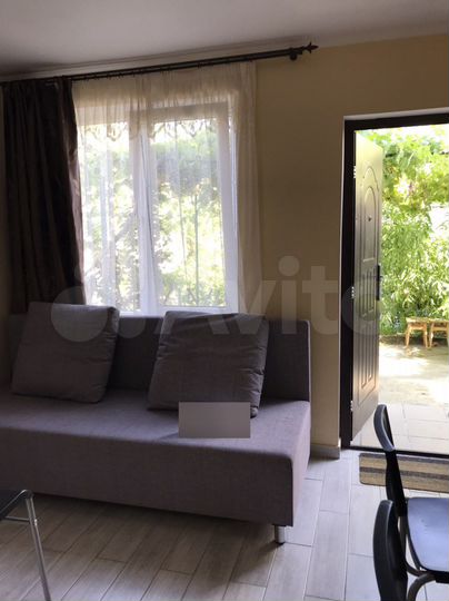 Дом 25 м² на участке 4 сот.