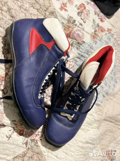 Лыжные ботинки