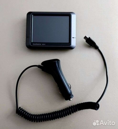 Навигатор Garmin Nuvi 215 и Mio DigiWalker C220