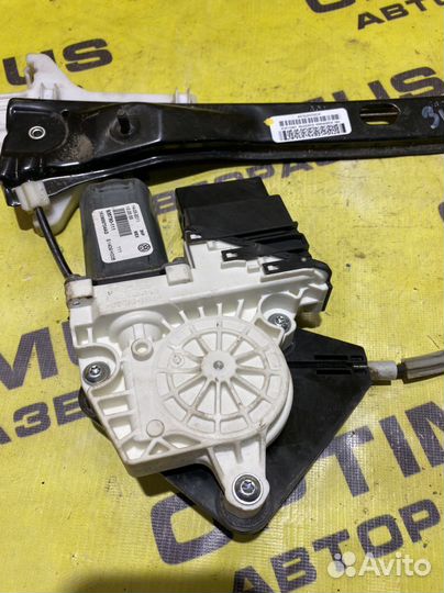 Задний правый стеклоподъемник Volkswagen Jetta 6