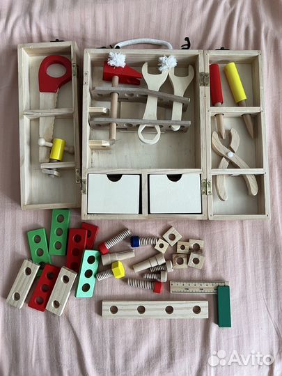 Деревянные инструменты плотника, дрель