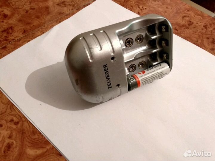 Зарядник для аккумуляторной батареи