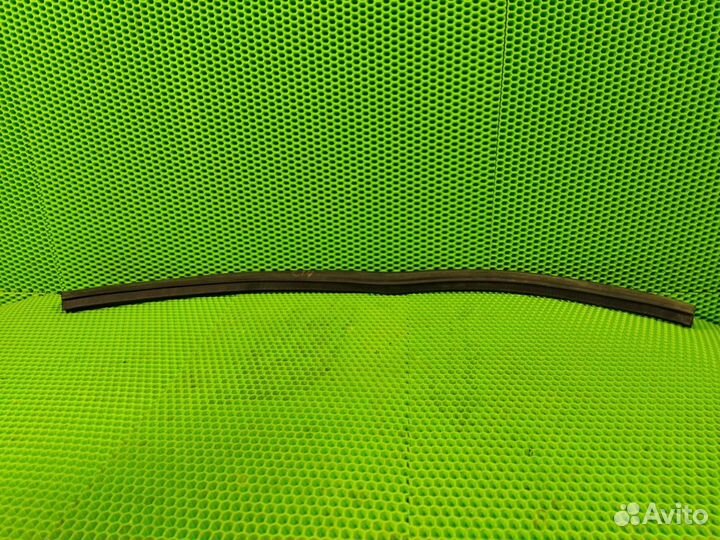 Резинка арки колеса, крыла правая Acura Rdx TB1