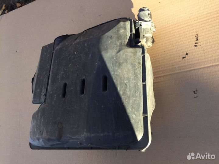 Корпус воздушного фильтра Рено Симбол 1,4 16V