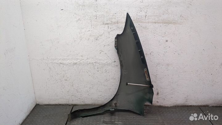Крыло правое переднее Chrysler Voyager
