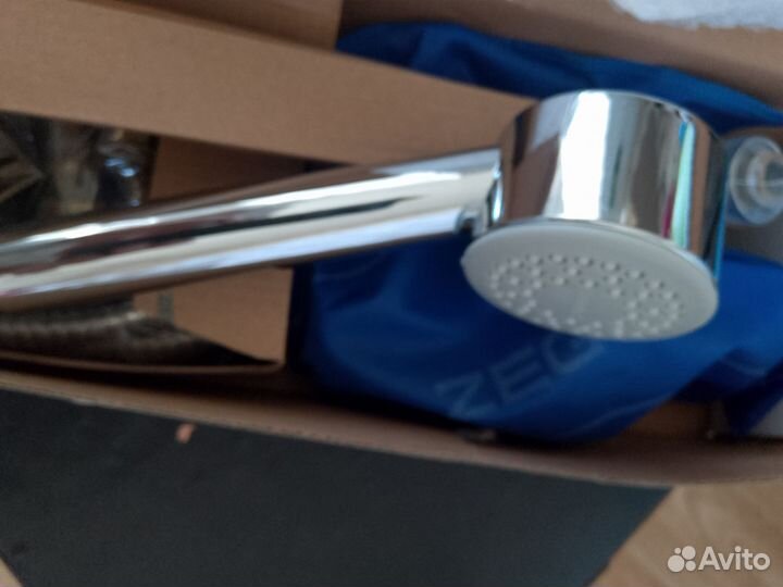 Смеситель для ванны новый