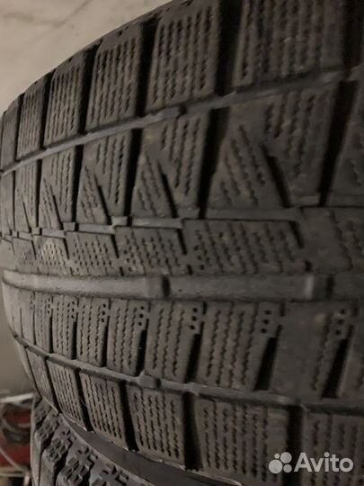 Bridgestone Blizzak Revo GZ 215/60 R16 95S