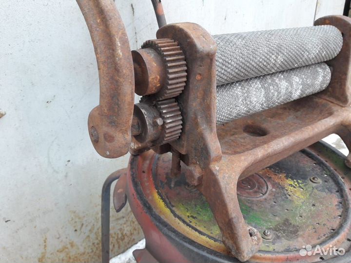 Вальцы старинные для изготовления вощины