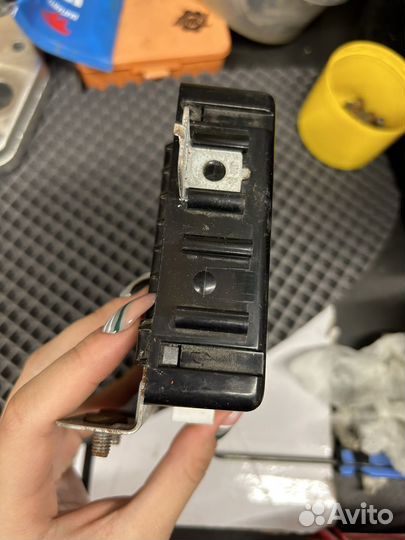 Блок управления центральных замков kia Sportage3