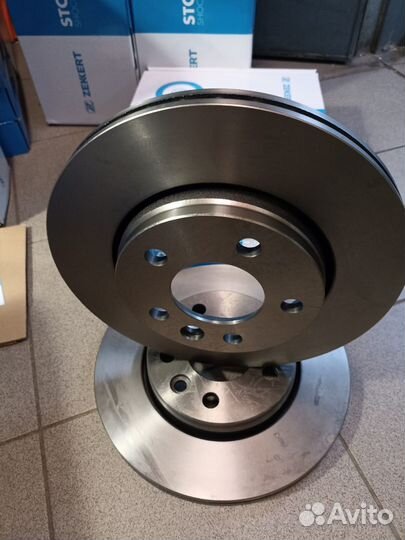 Диск тормозной задний Volkswagen Transporter T5