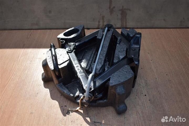 Домкрат Ford Focus 2 Рестайлинг хэтчбек 5Д shda