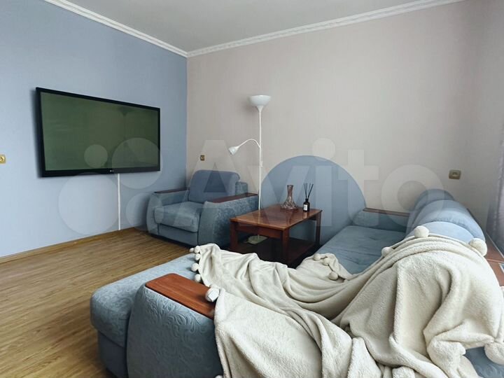 2-к. квартира, 80 м², 7/10 эт.