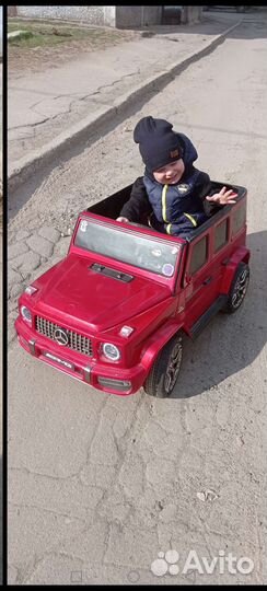 Машинка электромобиль