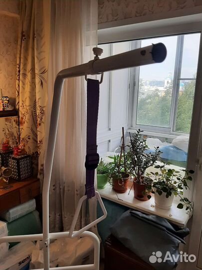 Стойка-опора для самоподнимания в кровати