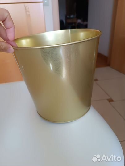 Кашпо золото