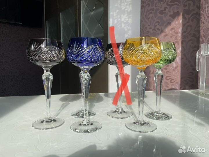 Цветные хрустальные бокалы