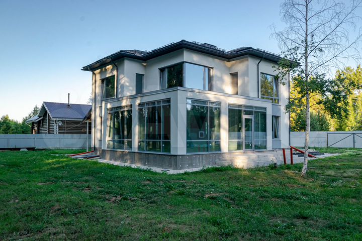 Коттедж 257 м² на участке 22 сот.