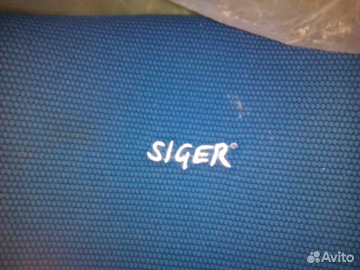 Автомобильное кресло