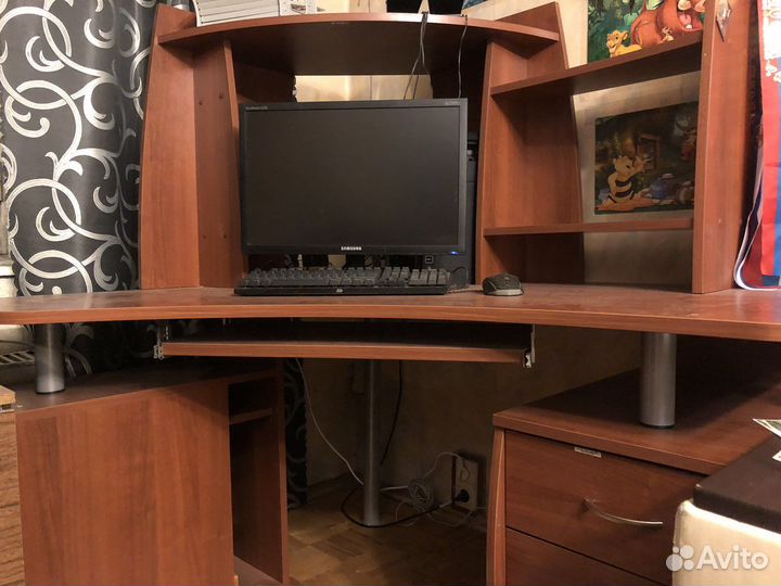 Компьютерный стол