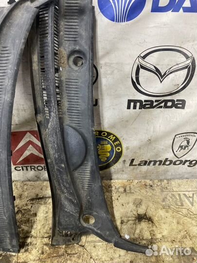 Решетка стеклооч. (планка под лобовое Chevrolet