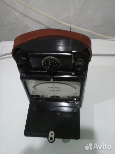 Раритетный вольтметр СССР в идеальном состоянии