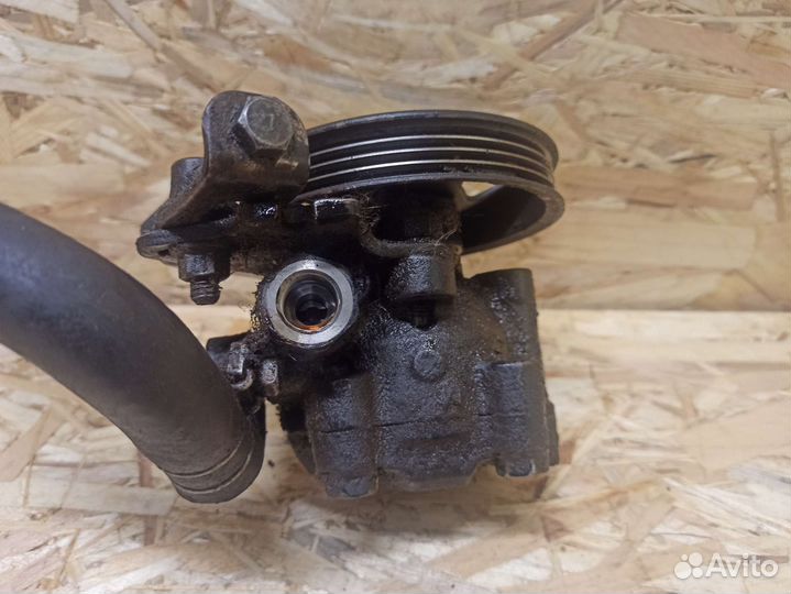 Насос гур Nissan Almera N15