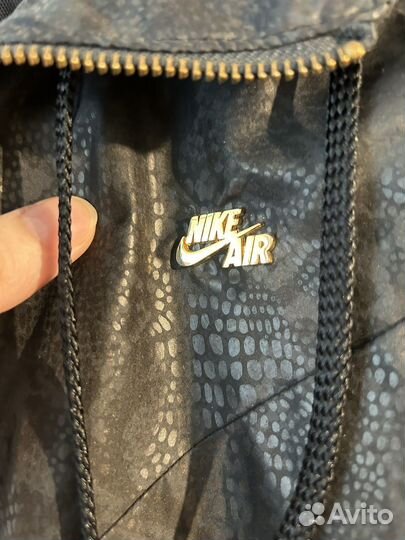 Спортивная куртка Nike