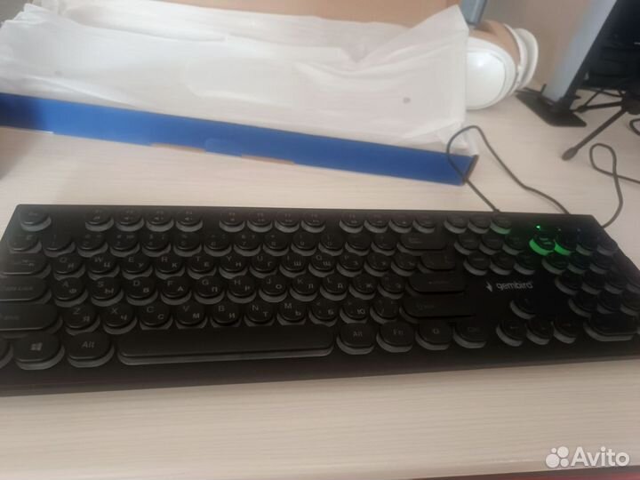 Игровая клавиатура с подсветкой