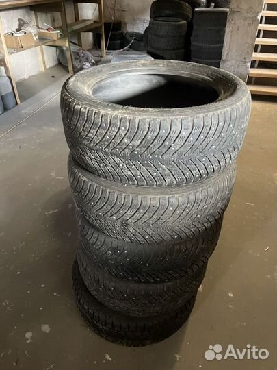 Nokian Tyres Hakkapeliitta 8 225/50 R17 98T