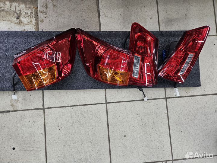 Задние фары на Lexus is250, 2008 года