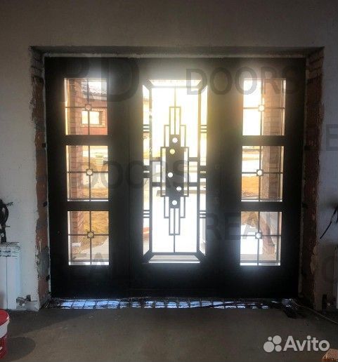 Входная группа со стеклом в частный дом