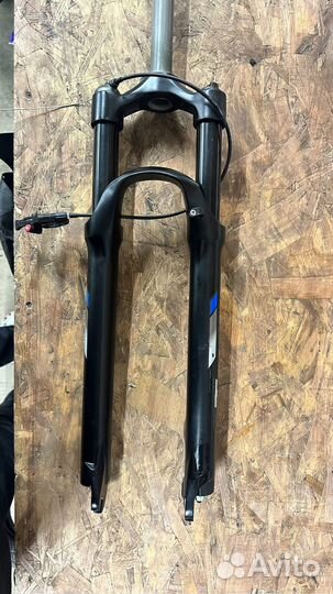 Новая вилка для 29х колес с блокировкой