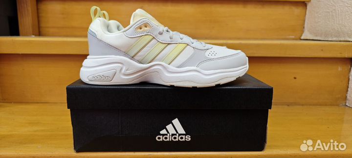 Кроссовки Adidas 39 размер оригинал