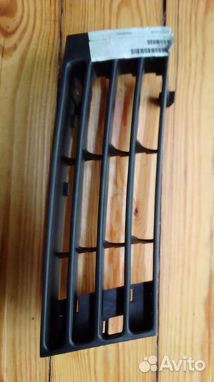 Заглушка в передний бампер правая Ауди А4 В5 99-00