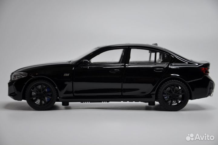Модель автомобиля BMW M3 металл