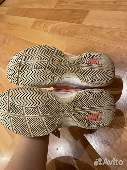 Теннисные кроссовки nike женские