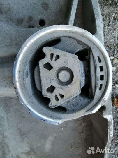 Подрамник Шкода Октавия А5 2013 год