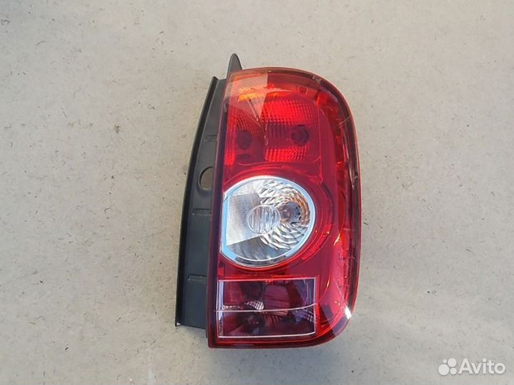 Фонарь задний правый Рено Дастер 2010 - нв