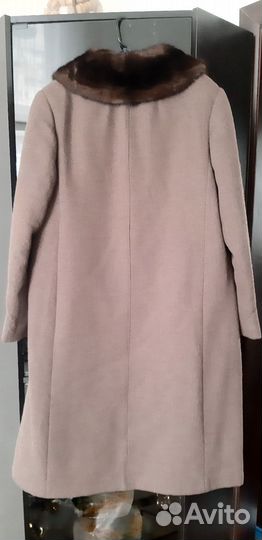 Пальто фабричное зимнее 60р мех норки