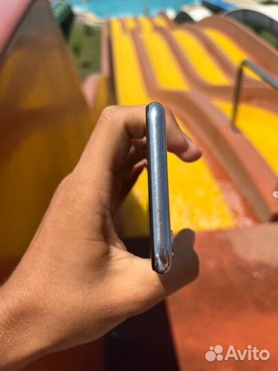 Телефон iPhone 10