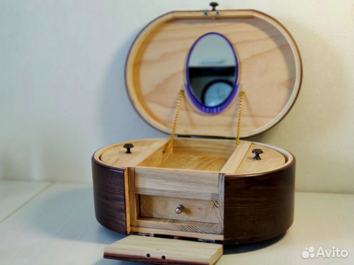 Шкатулка для ювелирных украшений