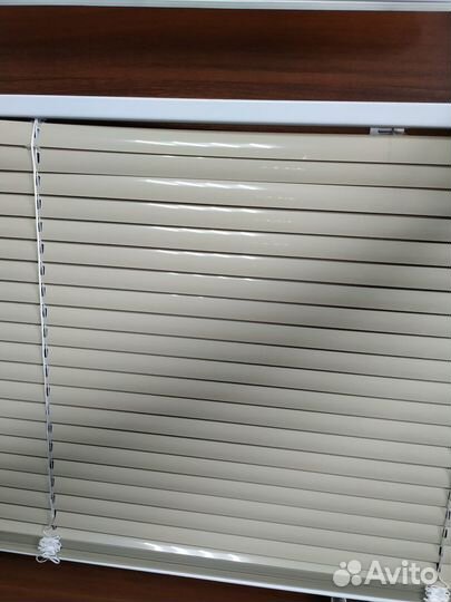 Рулонные шторы (рулонные жалюзи) и горизонтальные